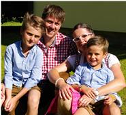Ihre Gastfamilie
Klaus und Melanie mit den Kindern Moritz und Julius 