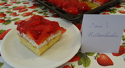 Rezept: Omas Erdbeerkuchen vom Erdbeerenfunck - Sonja Schowalter
